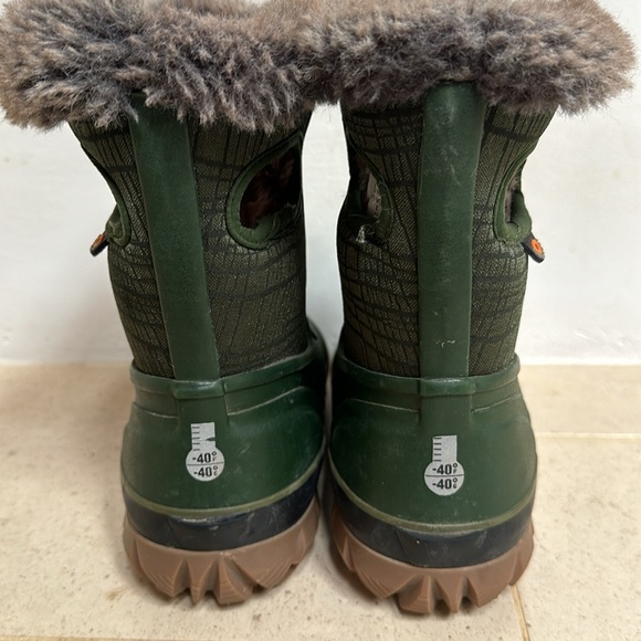 Bogs Arcata winter boot youth size 2 boys - Picture 2 of 8